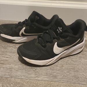 Nike Black and White Running Sneakers